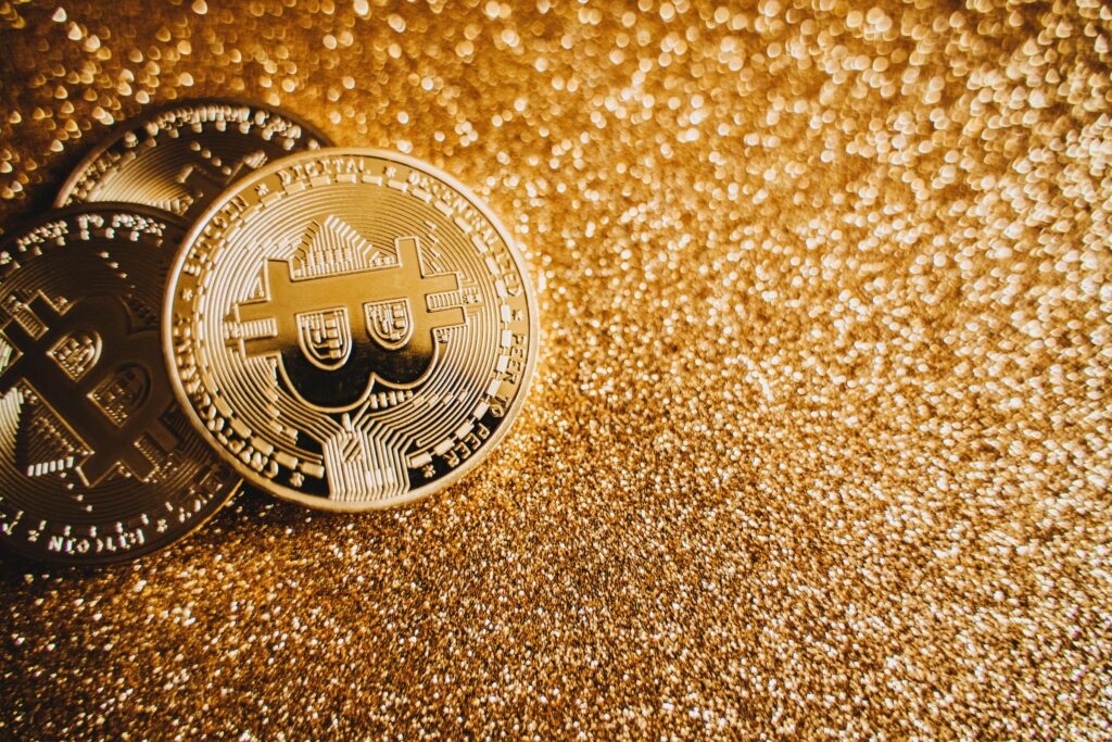 Bitcoin price image representing Bitcoin crash, Bitcoin $10K prediction, Bitcoin sell signals and Fed Hike