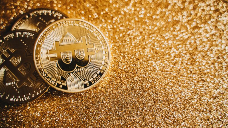 Bitcoin price image representing Bitcoin crash, Bitcoin $10K prediction, Bitcoin sell signals and Fed Hike